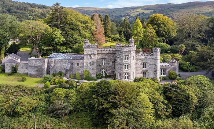 Glandyfi Castle